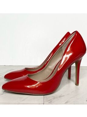 Charles by Charles David Pact Red Pump 9M
